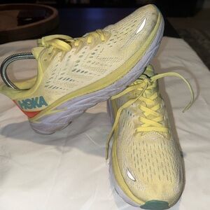 Women’s Hoka Clifton 8 size 7.5B